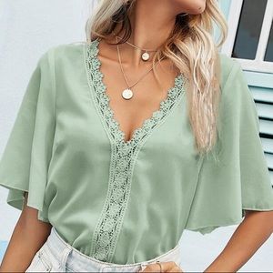 Contrast Lace Trim Butterfly Sleeve Blouse